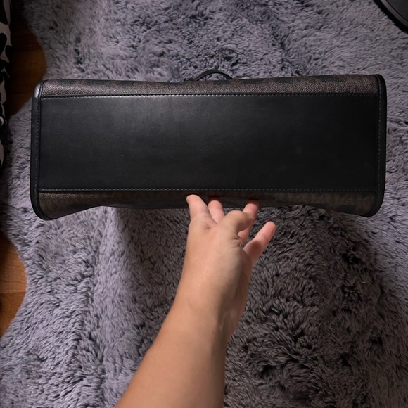 Michael Kors Men's Brown and Black Bag - Picture 5 of 6